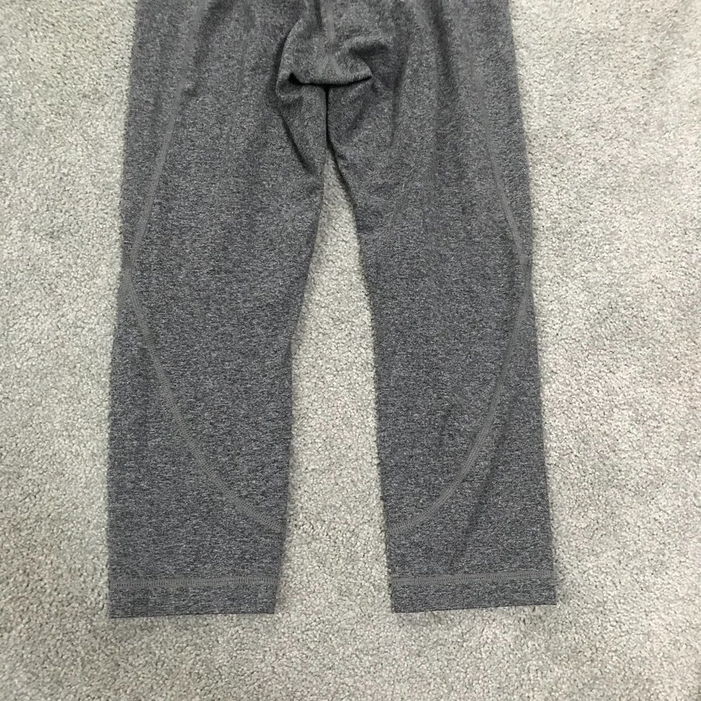 Athleta: Good Condition Salutation Capri Tight - image 7